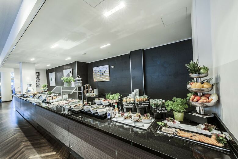 Hotel Arcotel John F