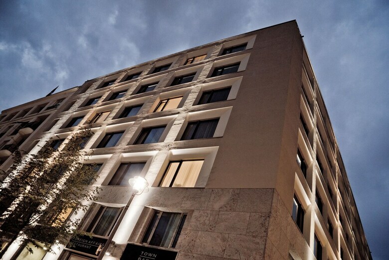 Hotel Arcotel John F