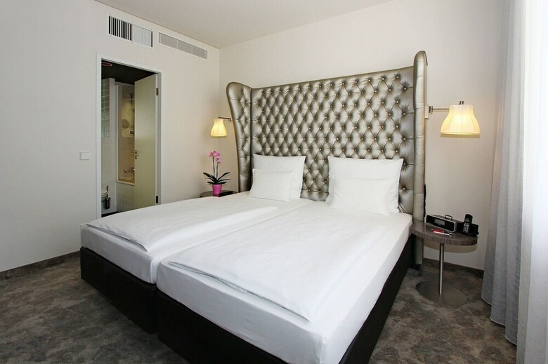 Hotel Arcotel John F