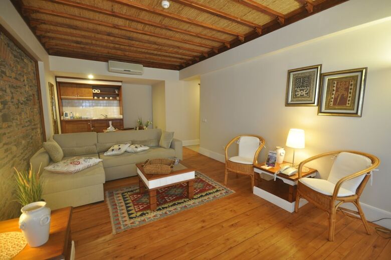 El Vino Hotel Suites