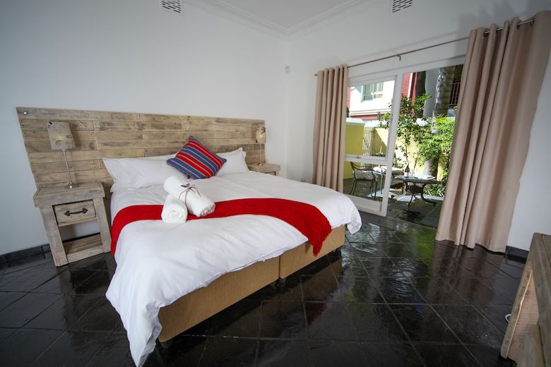 Hostal Hunneyball House