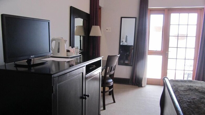 Hostal Cape Riviera Guesthouse