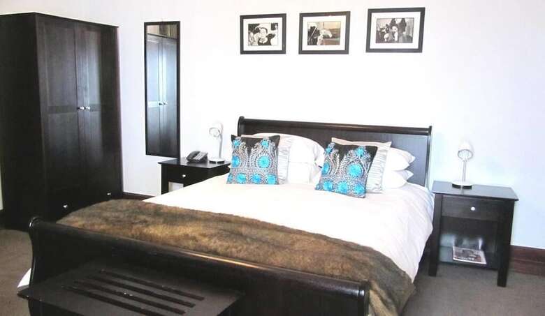 Hostal Cape Riviera Guesthouse