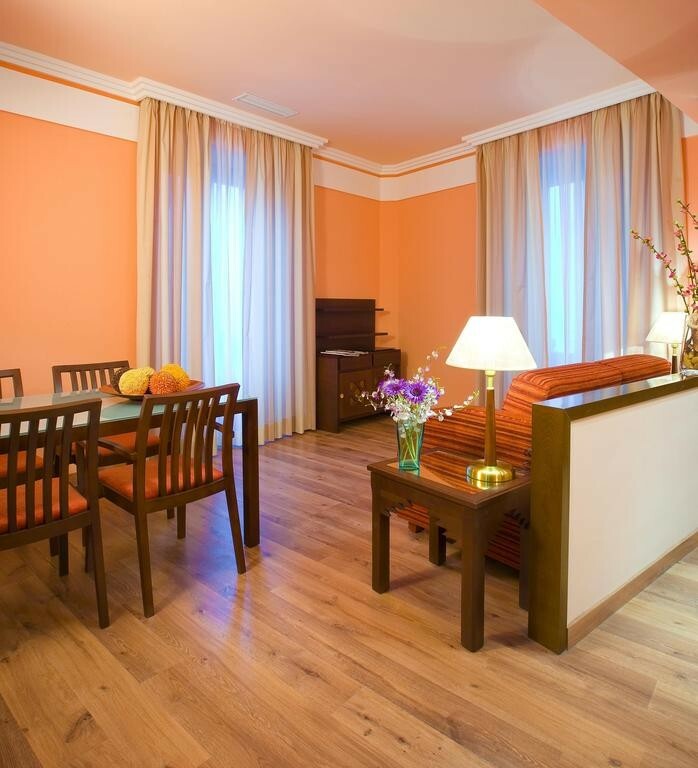 Aparthotel Suites Gran V�a 44