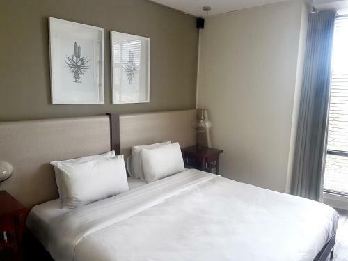 Weom Apartments