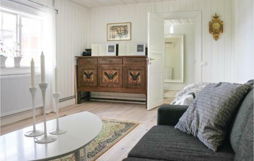 Two-bedroom Holiday Home In Stjarnhov