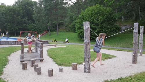 Sel�ter Camping