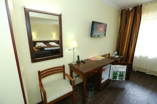 Home Hotel