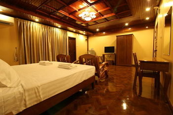 Hotel 100 Moon Inn