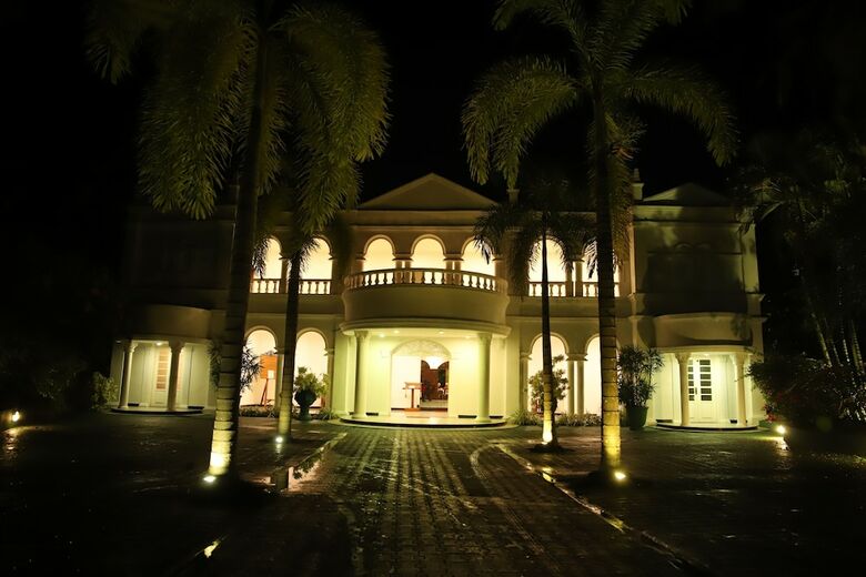 Hotel Bougainvilla