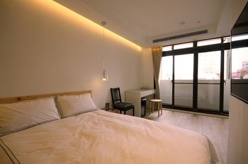 Mini West Hotel
