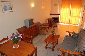 Aparthotel Apartamentos Tur�sticos Las Rosas De Capistrano