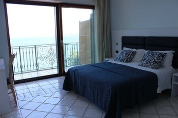 Hostal Hotel Myage