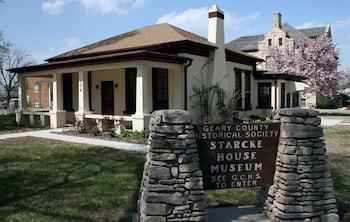 Hotel Quality Inn Near Fort Riley