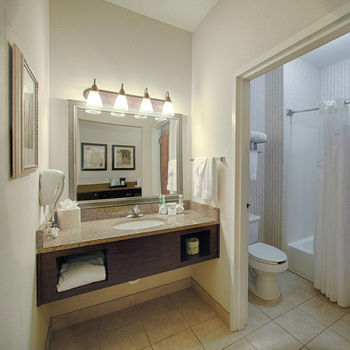 Holiday Inn Express Hotel  Suites Atlanta-emo