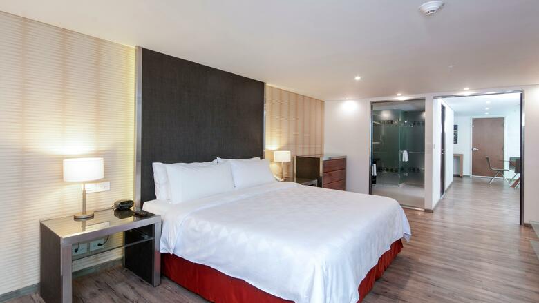 Hotel Lark