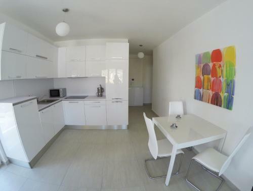 White Residence Apartments