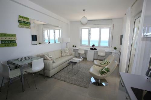 White Residence Apartments