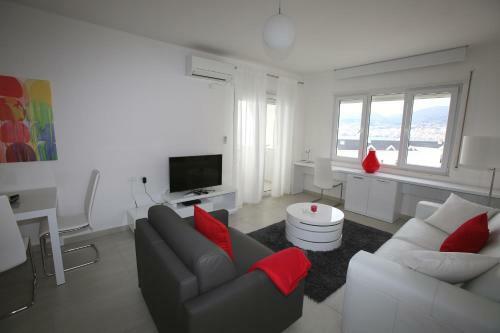 White Residence Apartments