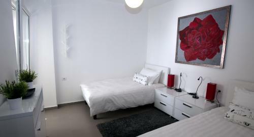 White Residence Apartments