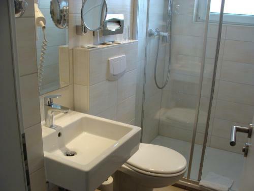 Hotel L�hr