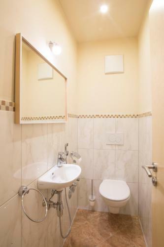 Golden Gapa Central Family Apartment 8
