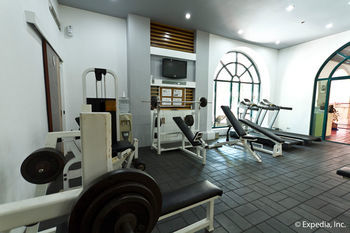Hotel Waterfront Airport  Mactan