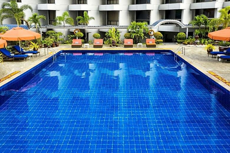 Traders Hotel Manila