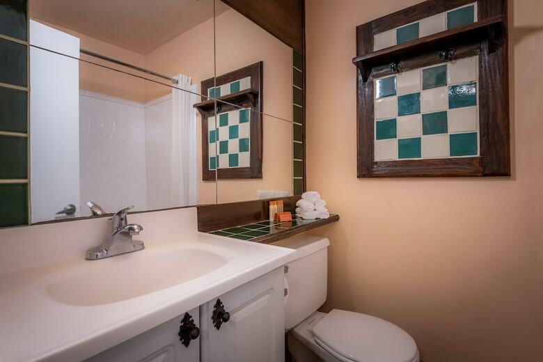 Pepper Tree Hotel