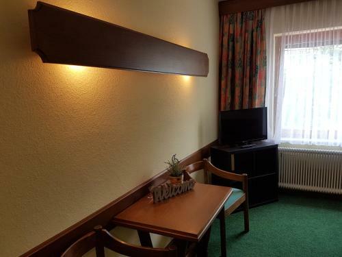 Hostal Helenental Pension & Apartments
