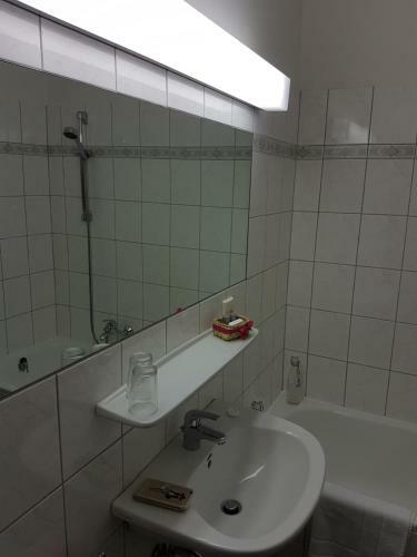 Hostal Helenental Pension & Apartments