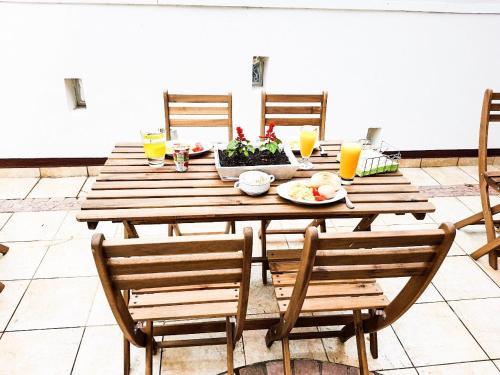 Hostal Helenental Pension & Apartments