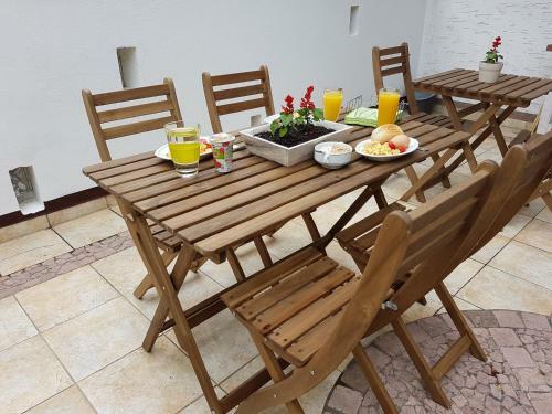 Hostal Helenental Pension & Apartments