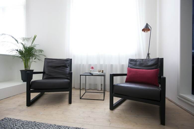 Hostal Maison Nationale City Flats & Suites