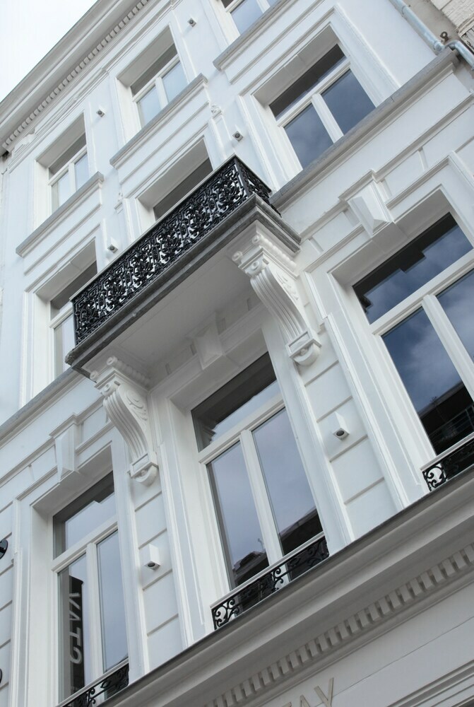 Hostal Maison Nationale City Flats & Suites