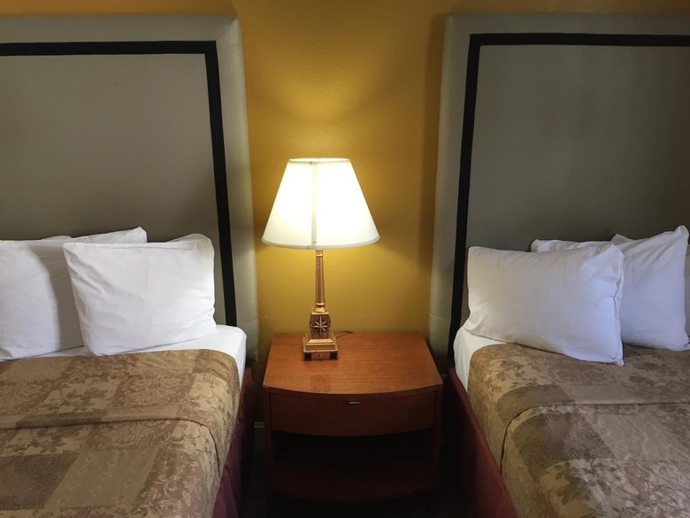 Hotel Americas Best Value Inn & Suites- Soma