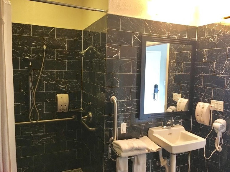 Hotel Americas Best Value Inn & Suites- Soma