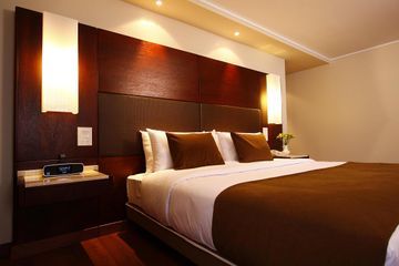 Reina Isabel Hotel