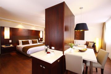 Reina Isabel Hotel