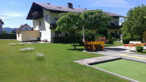 Hostal Pension Miklautz