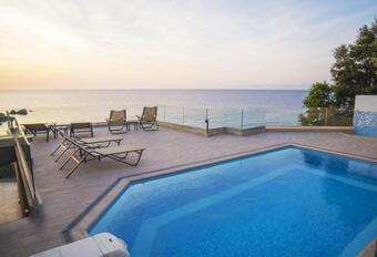 Hostal The Ionian View