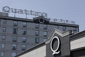 Hotel Comfort Suites And Conference Centre