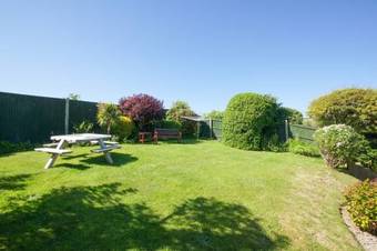 Dean Court Garden