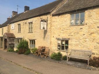 Posada The Salford Inn