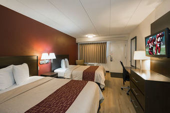 Hotel Red Roof Plus St. Louis - Forest Park / Hampton Ave.