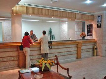 Petra Edom Hotel