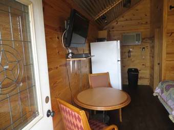 Lodge All Tucked Inn Cabins