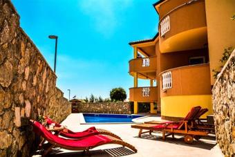 Apartment Tomy