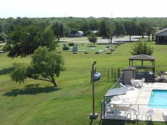 Bay Landing Camping Resort Cabin 19