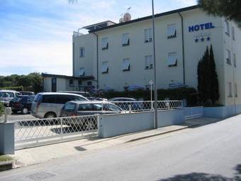 Hotel Nina